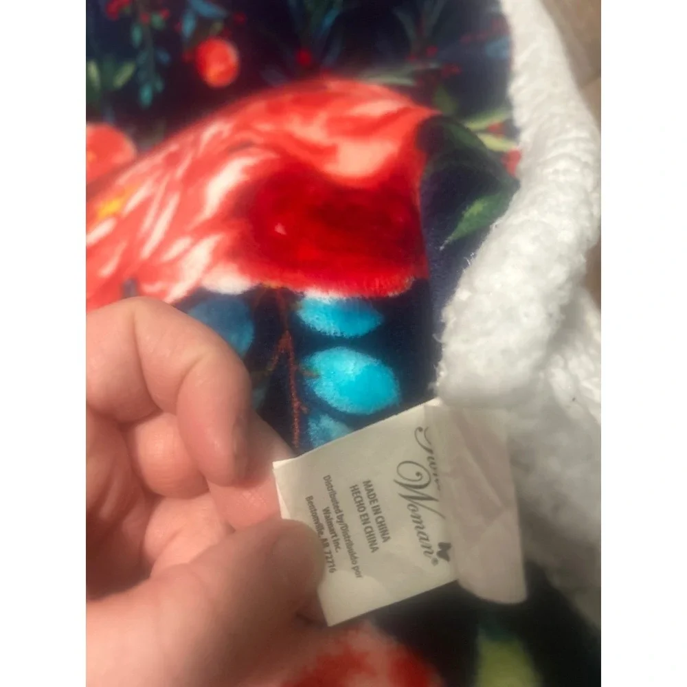 The Pioneer Woman Holiday Floral Velvet Plush Throw Navy Red Rose Sherpa Blanket